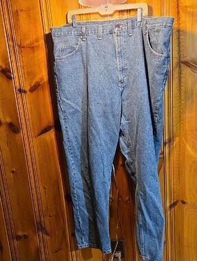 Classic Men's Wrangler Blue Denim Jeans